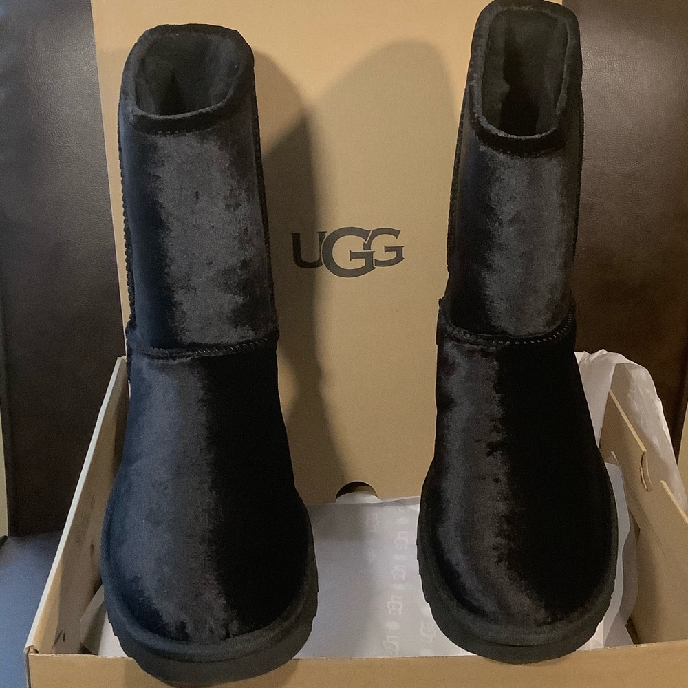 🎉New Velvet UGG Boots - Picture 1 of 7